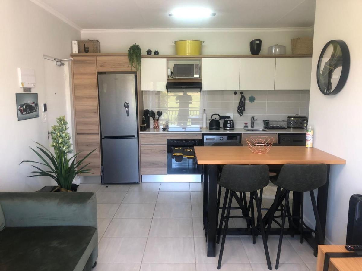 Luxurious Waterfall 1 Bedroom Condo With Free Uncapped Wifi Мидранд Екстериор снимка