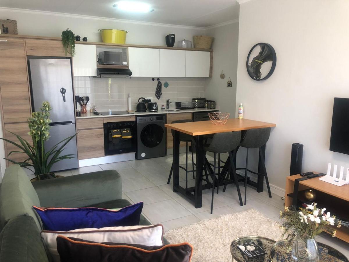 Luxurious Waterfall 1 Bedroom Condo With Free Uncapped Wifi Мидранд Екстериор снимка