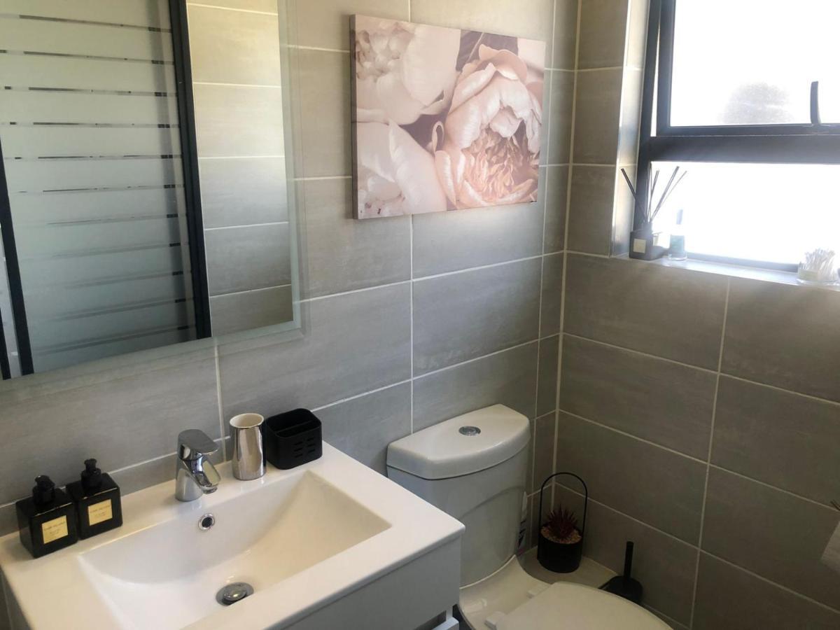 Luxurious Waterfall 1 Bedroom Condo With Free Uncapped Wifi Мидранд Екстериор снимка